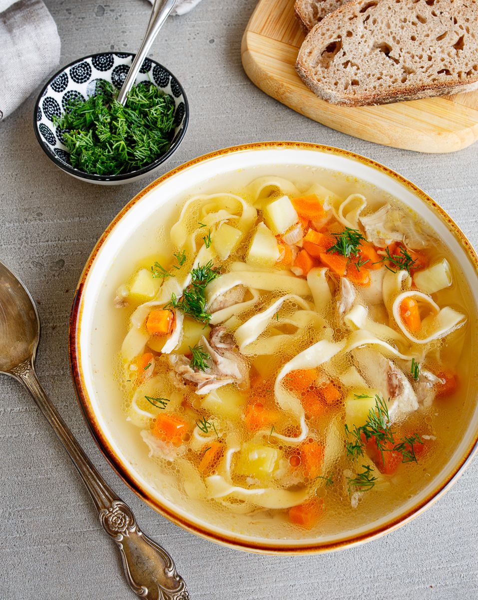 Рецепт куриного супа с домашней лапшой