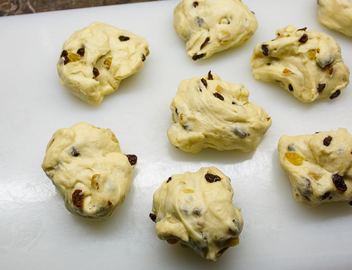 Делим тесто на порции