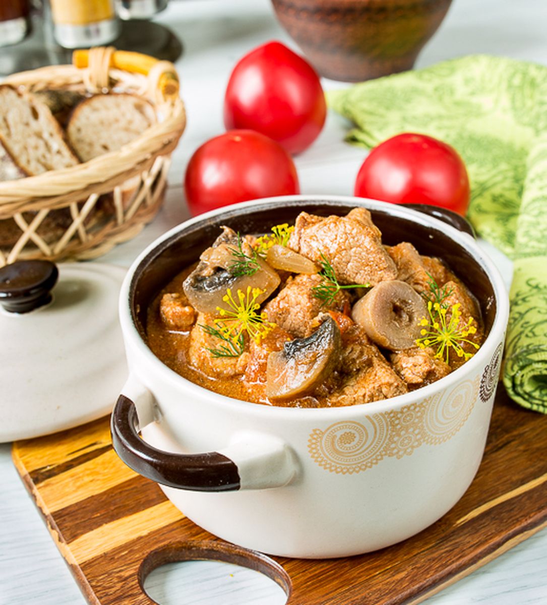 Рецепт мяса с грибами в соусе из паприки