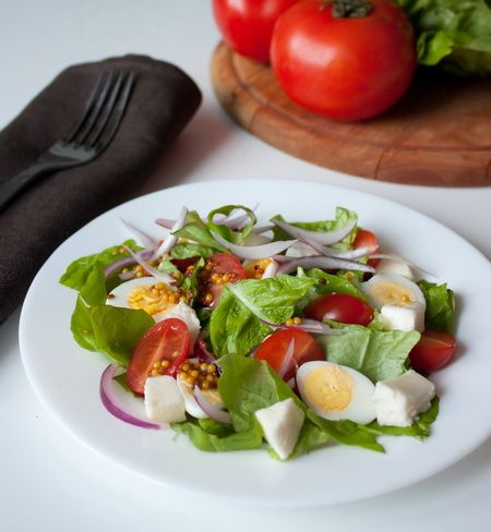 Салат с моцареллой и помидорами: рецепты приготовления