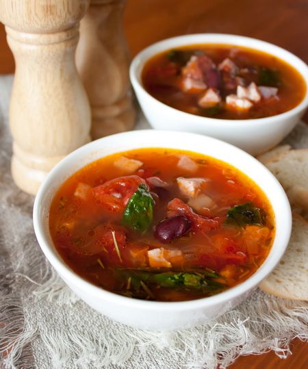 Рецепт мясного супа с фасолью и томатами