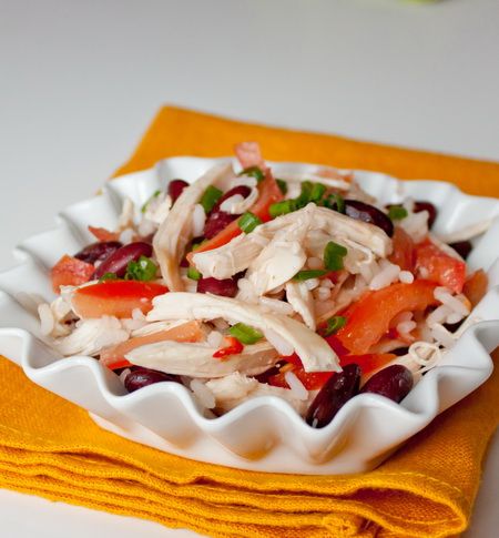 Рецепт салата из курицы с рисом и фасолью