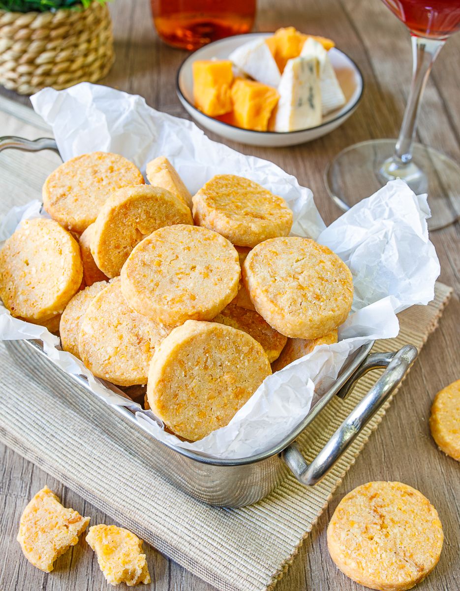 Коктейльное сырное печенье