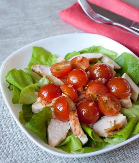Рецепт салата с курицей, томатами и шафрановым винегретом