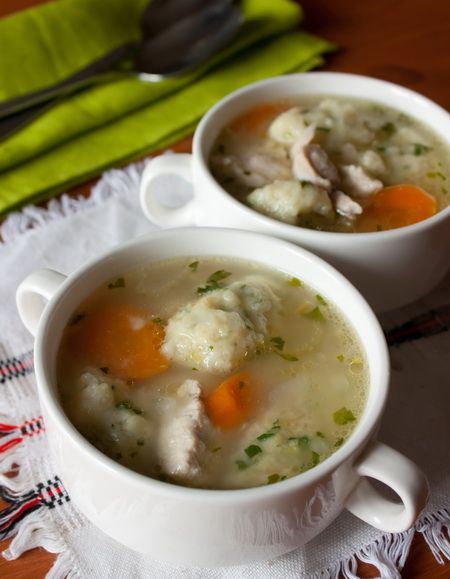 Рецепт куриного супа с зелеными клецками