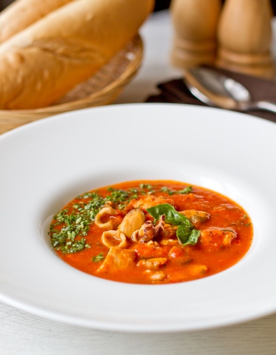 Рецепт томатного супа с ассорти из морепродуктов