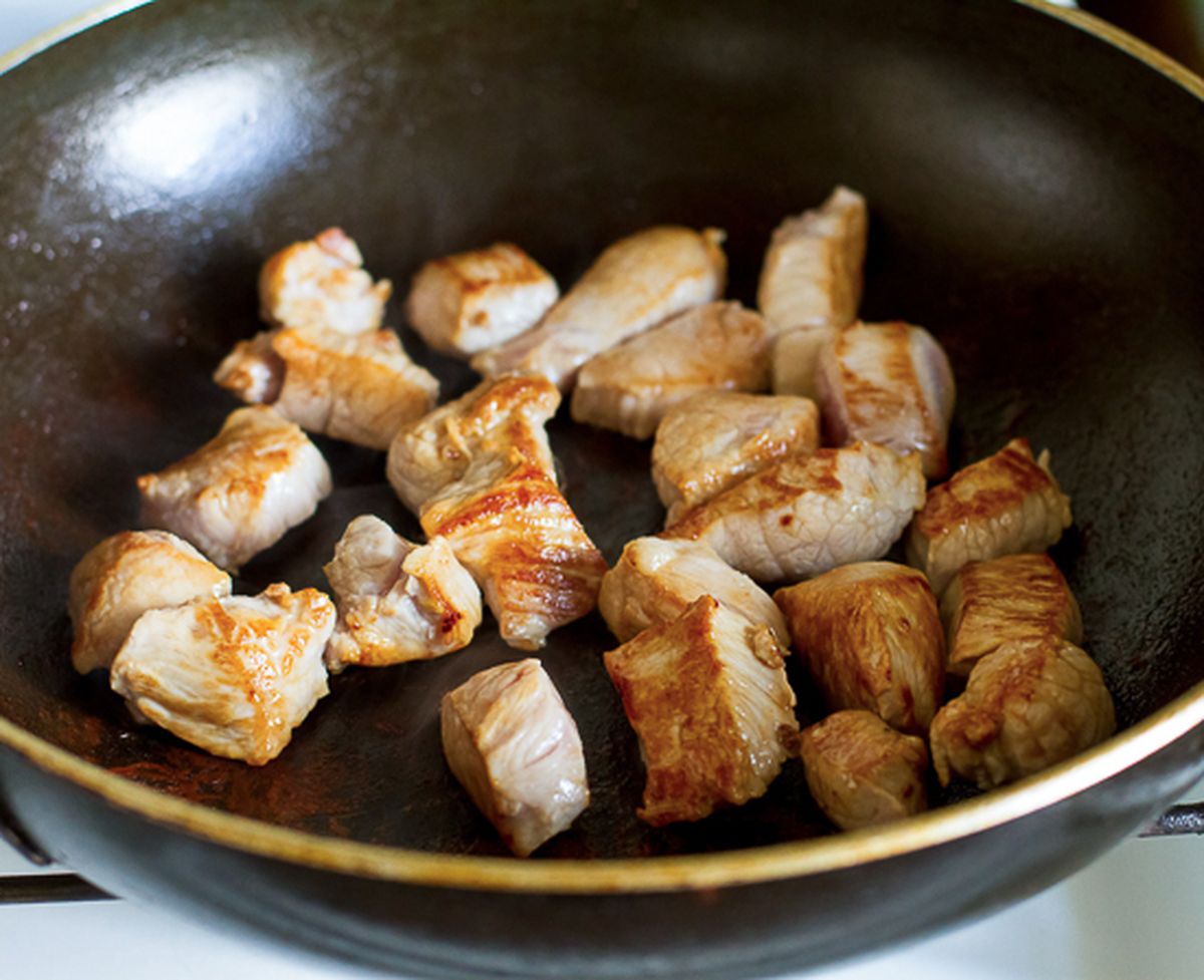 Жарим мясо