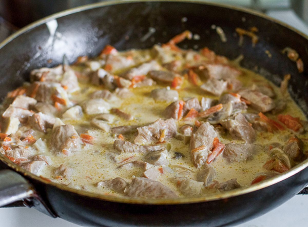 Тушим мясо