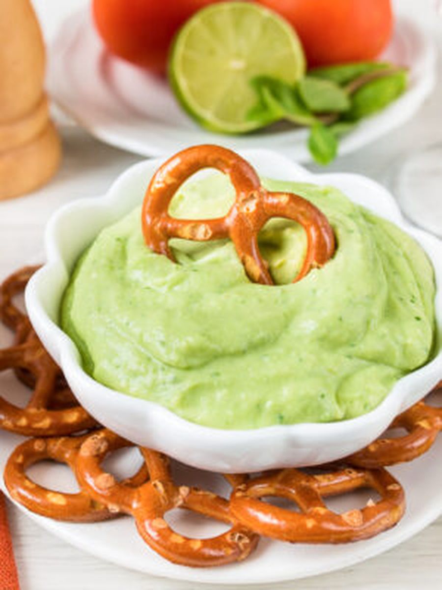 Дип из авокадо с мятой