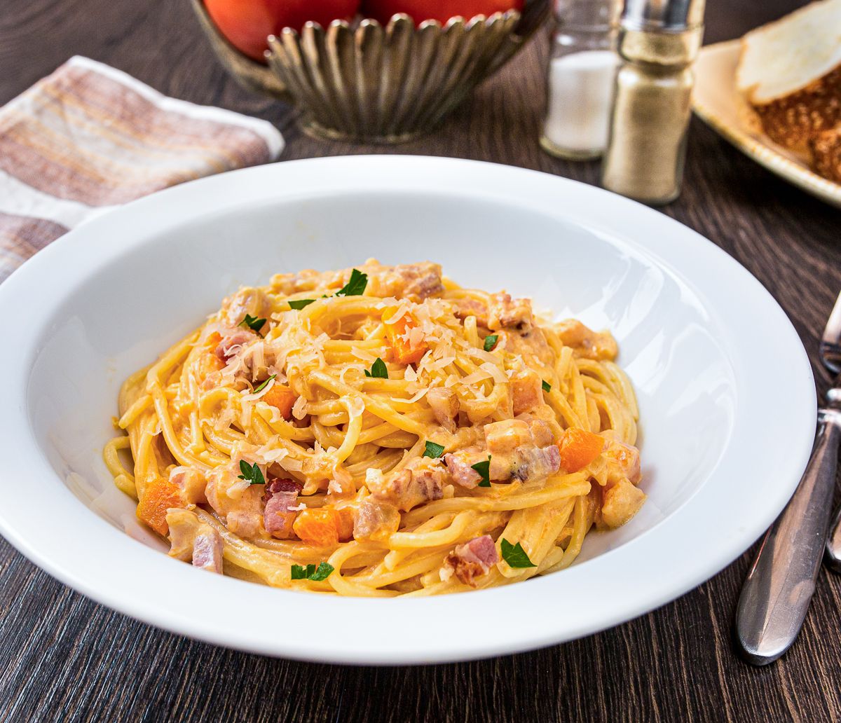 Паста с тыквой и беконом