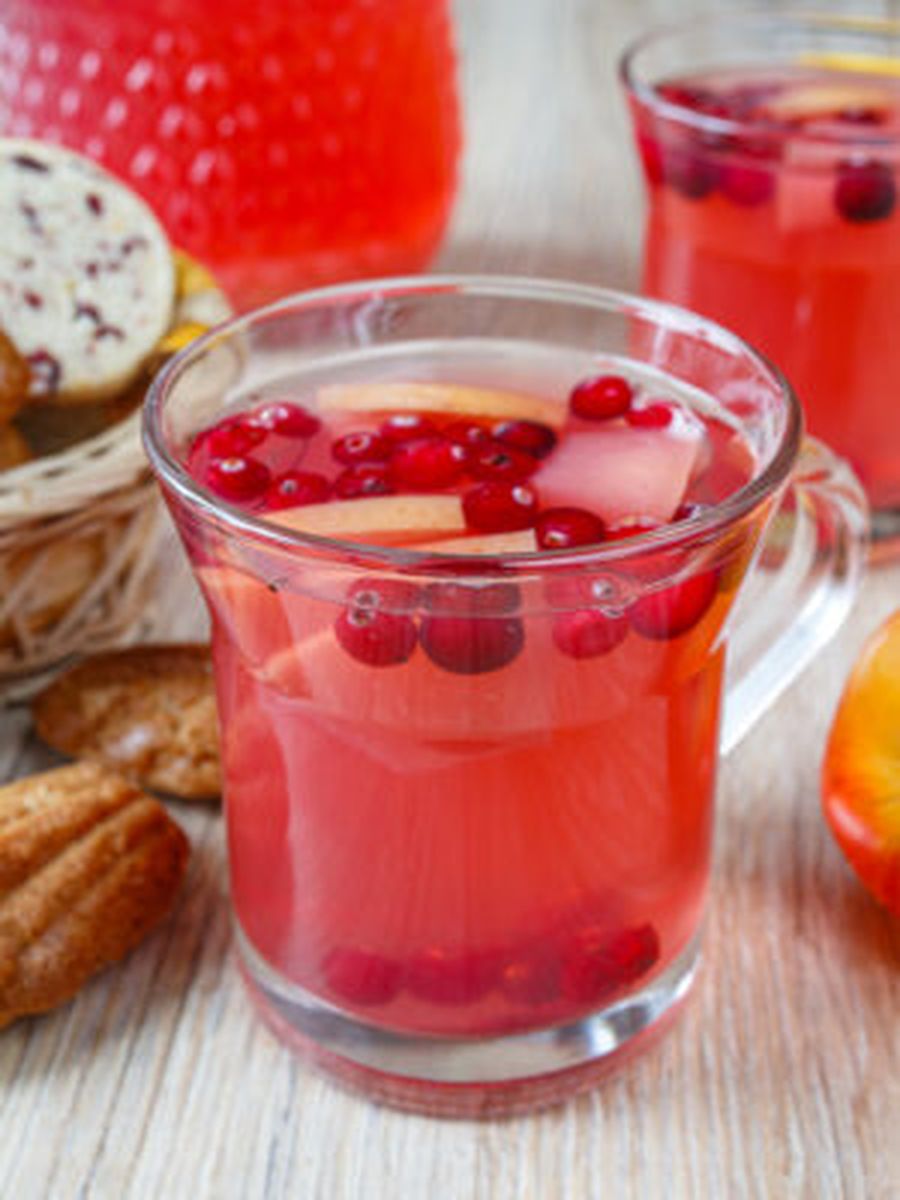 Яблочно-клюквенный компот с имбирем