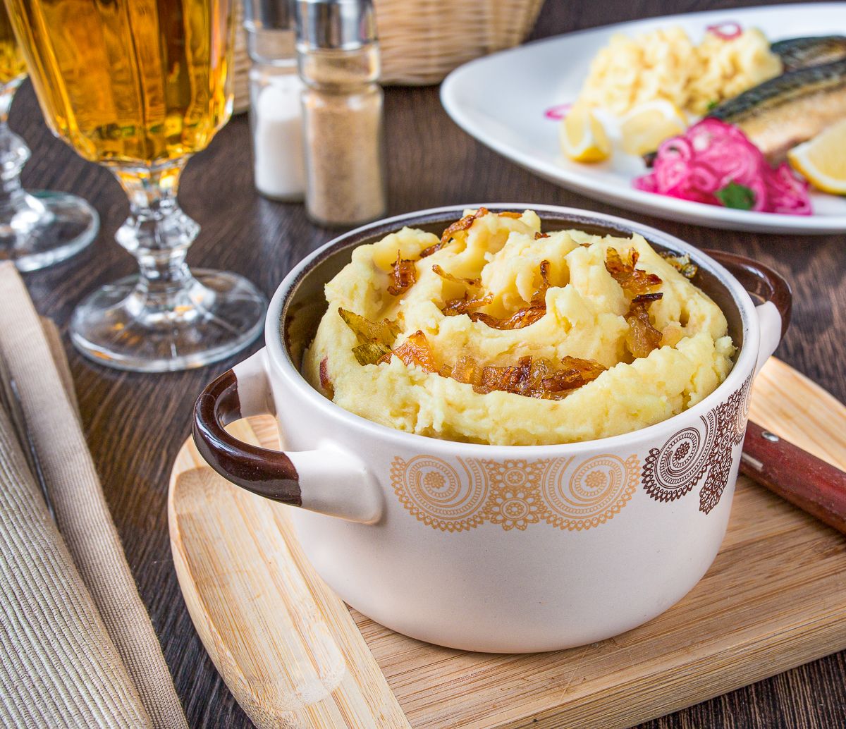 Картофельное пюре с сыром и луком