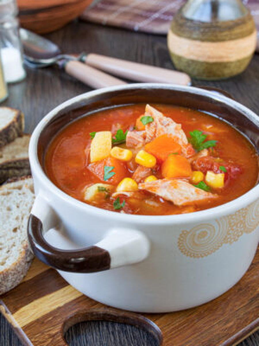 Томатный суп с тыквой и курицей