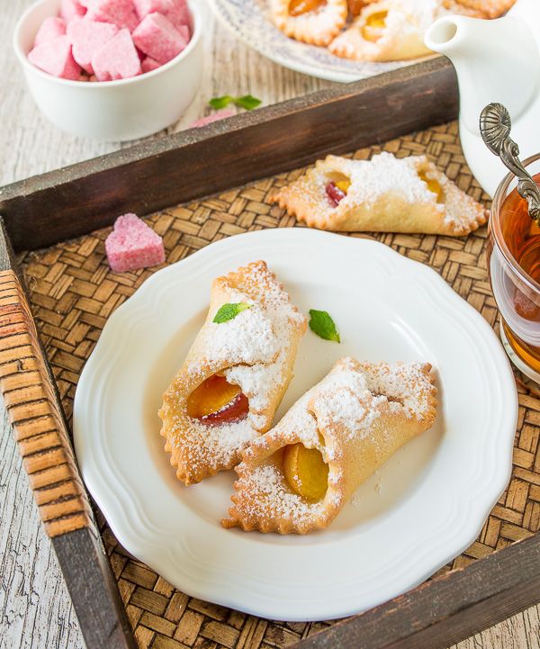 Рецепт творожного печенья с персиками