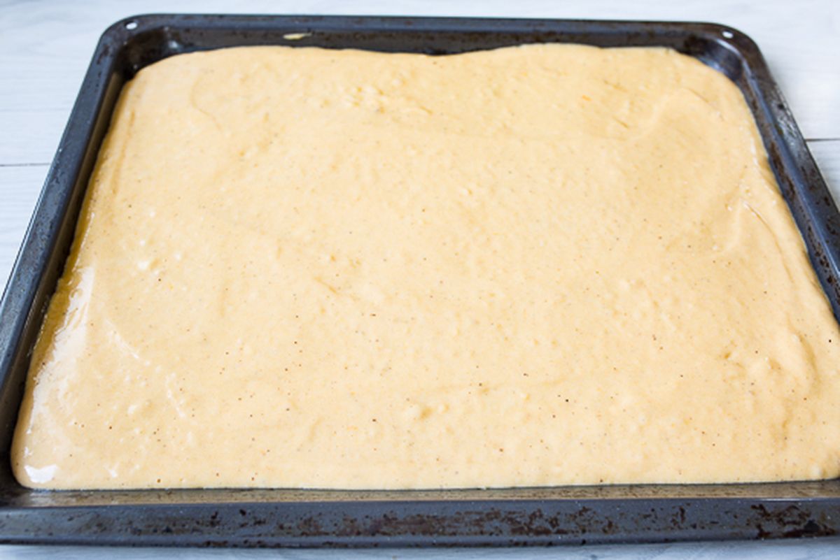 Распределяем тесто