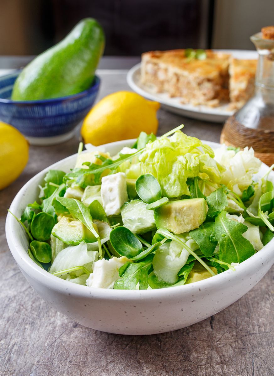 Рецепт зеленого салата с авокадо и фетой