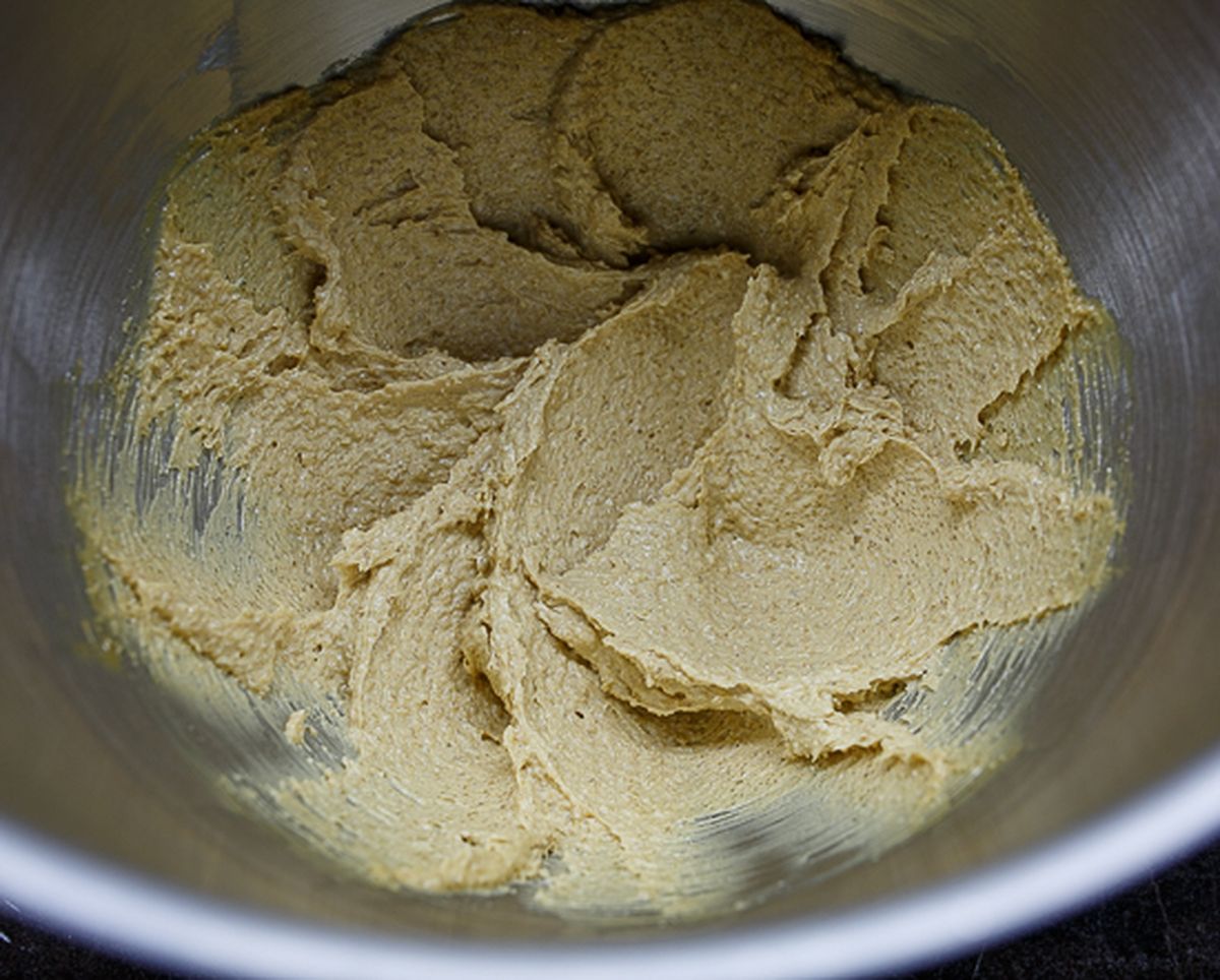 Масло и паста с сахаром