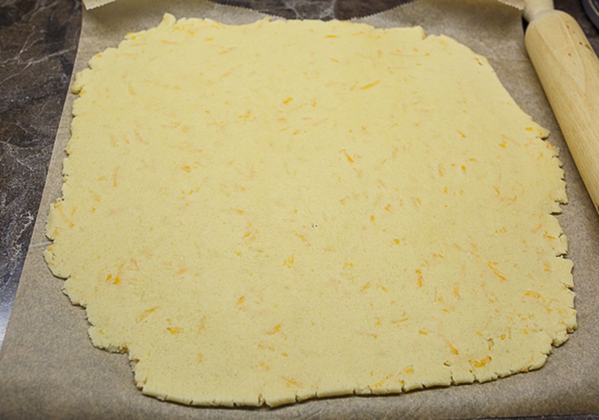 Раскатываем тесто