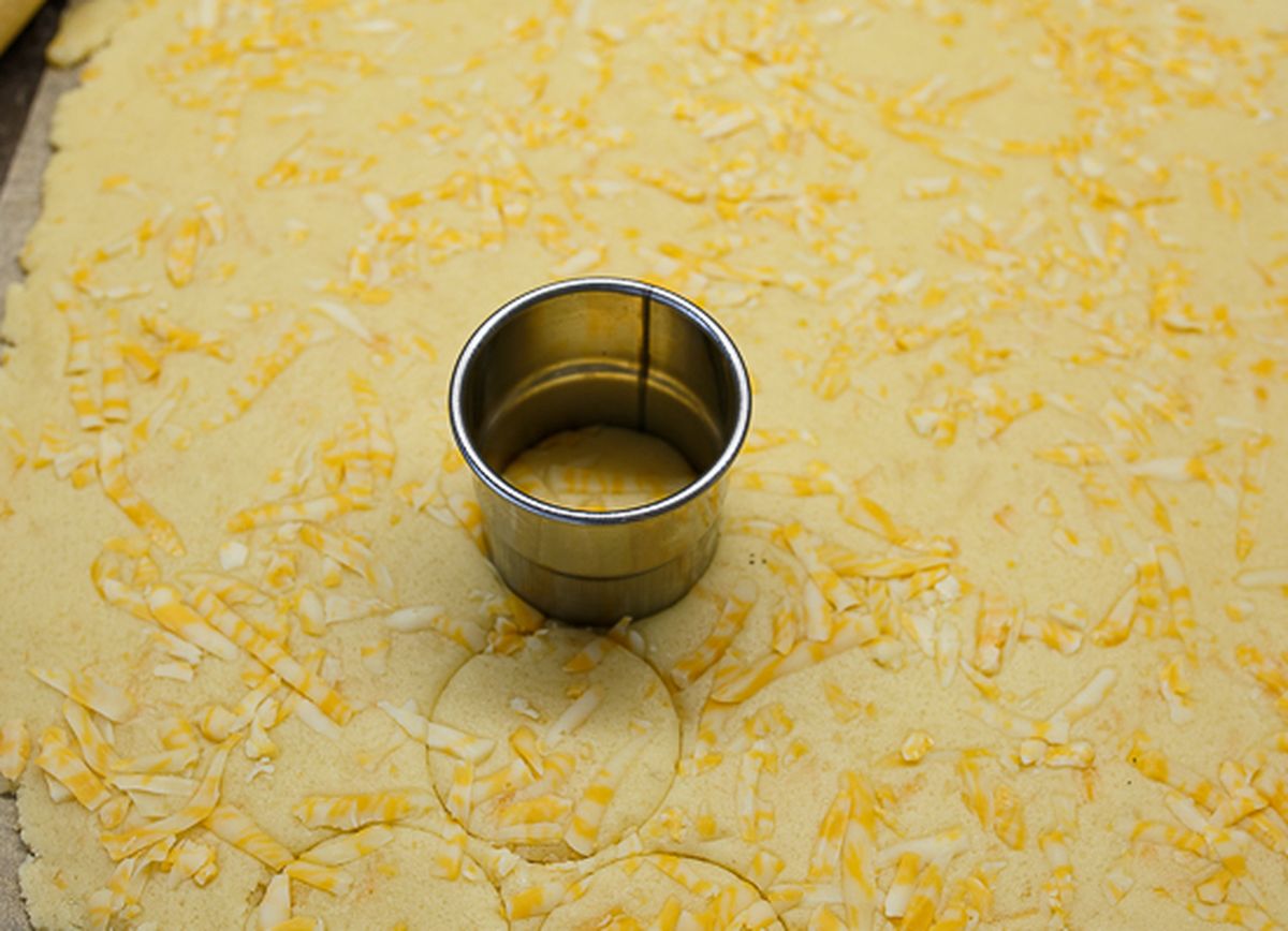 Вырезаем печенье