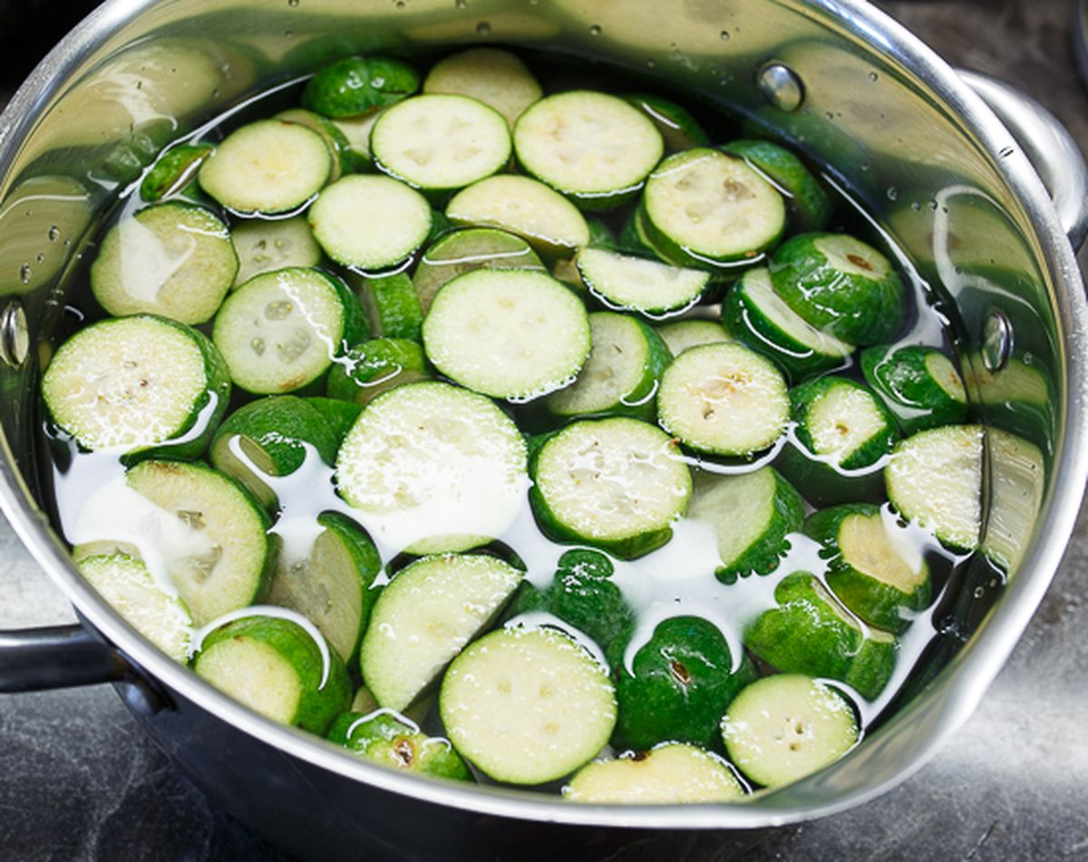 Вливаем воду