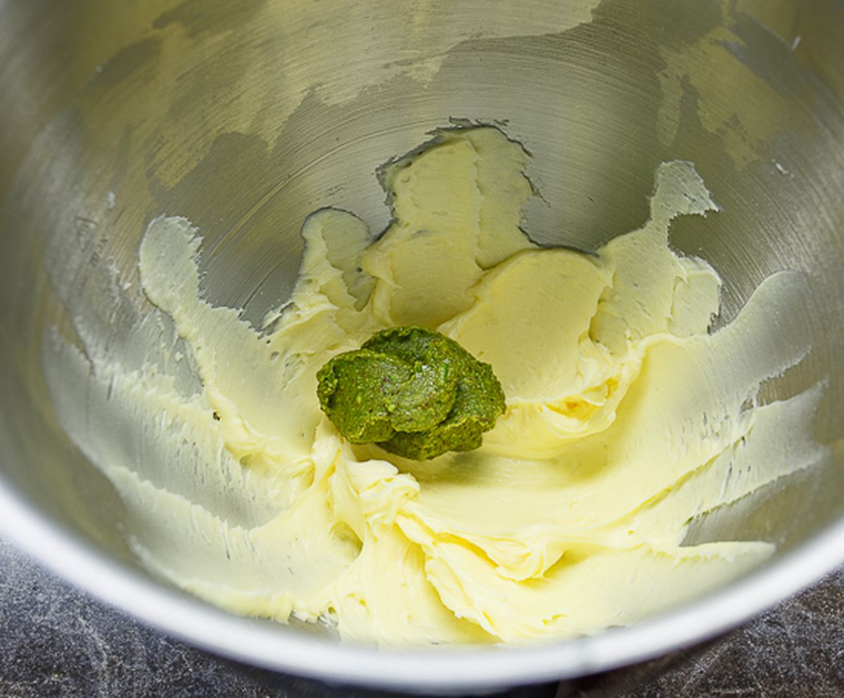 + фисташковая паста