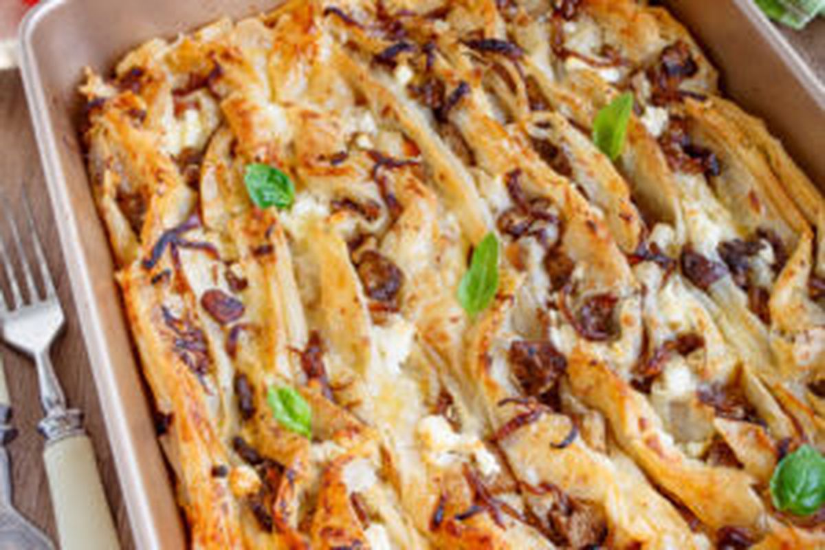 Пирог из теста фило с грибами и фетой