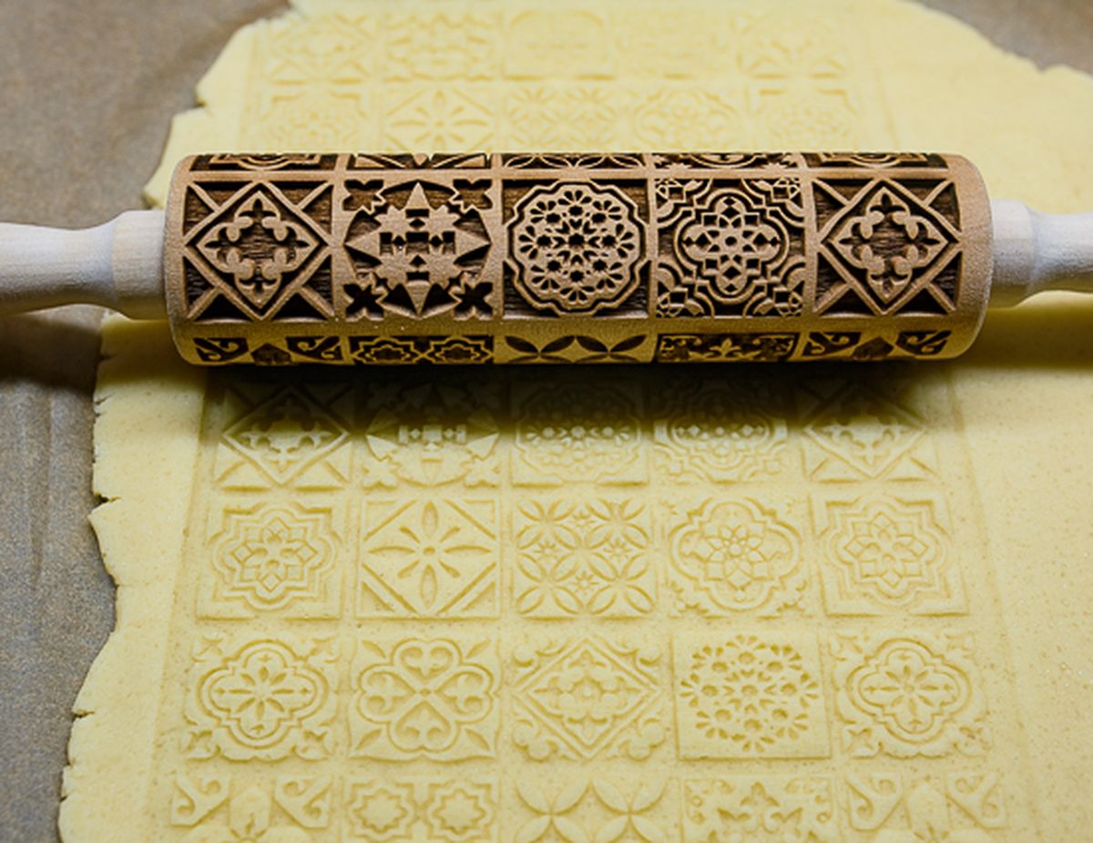 Раскатываем тесто