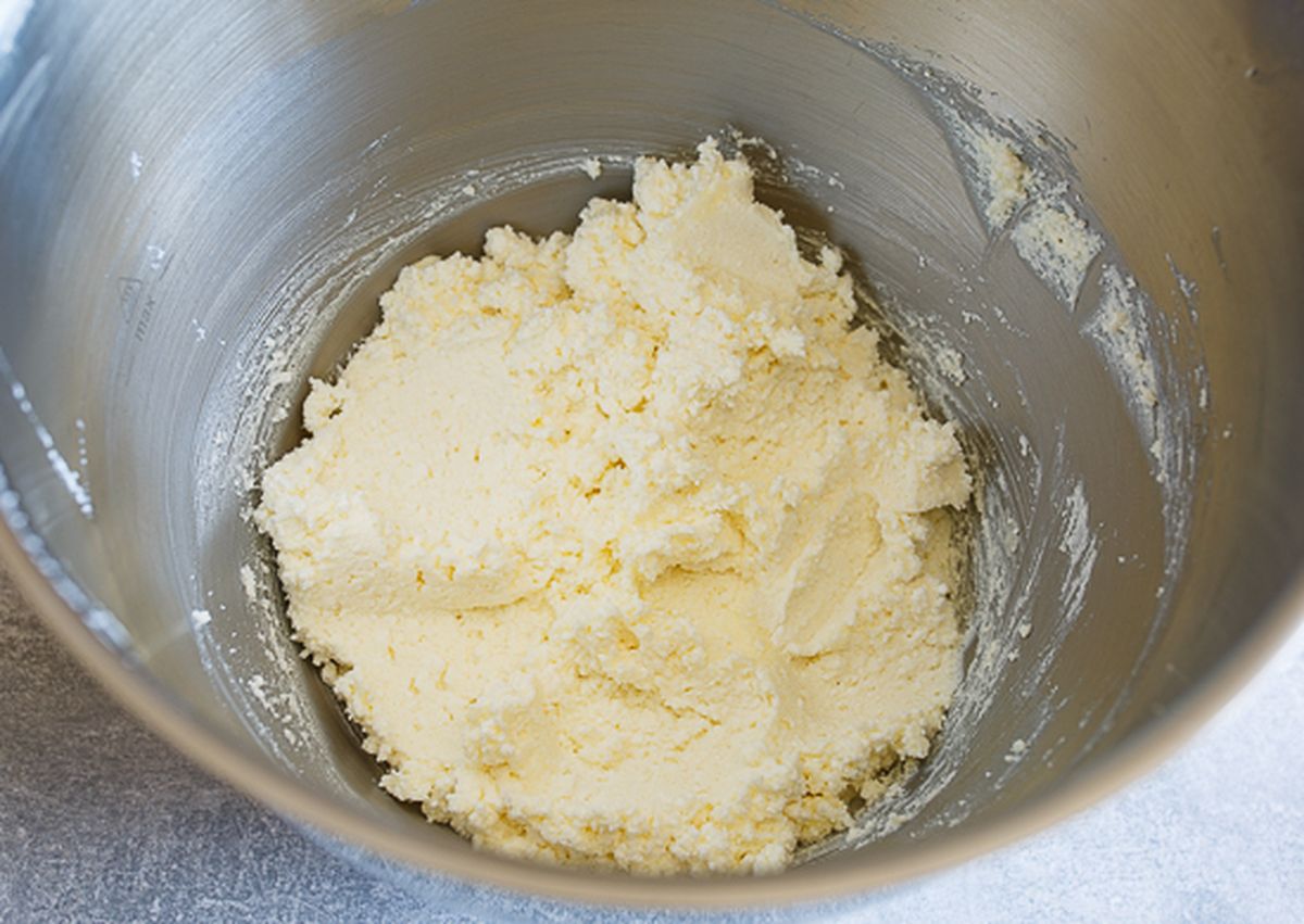 Масло с сахаром и творогом