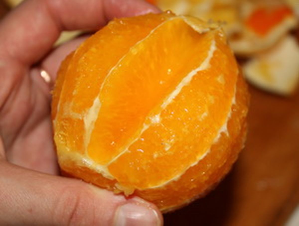 Чистим апельсины