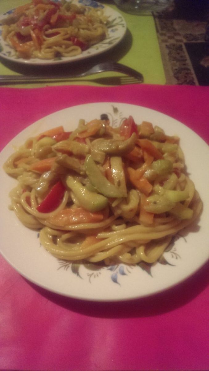 Овощи со спагетти в соусе карри.jpg