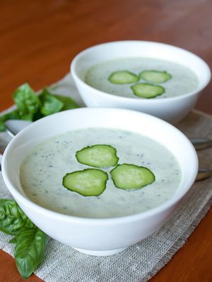 Холодный огуречный суп с зеленью
