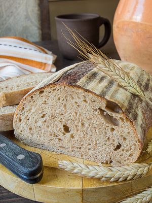 Пшеничный хлеб с ржаной мукой на закваске